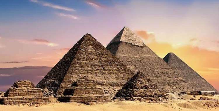 Is There A Link Between The Pyramids & ‘Otherworldly’ Visitors?